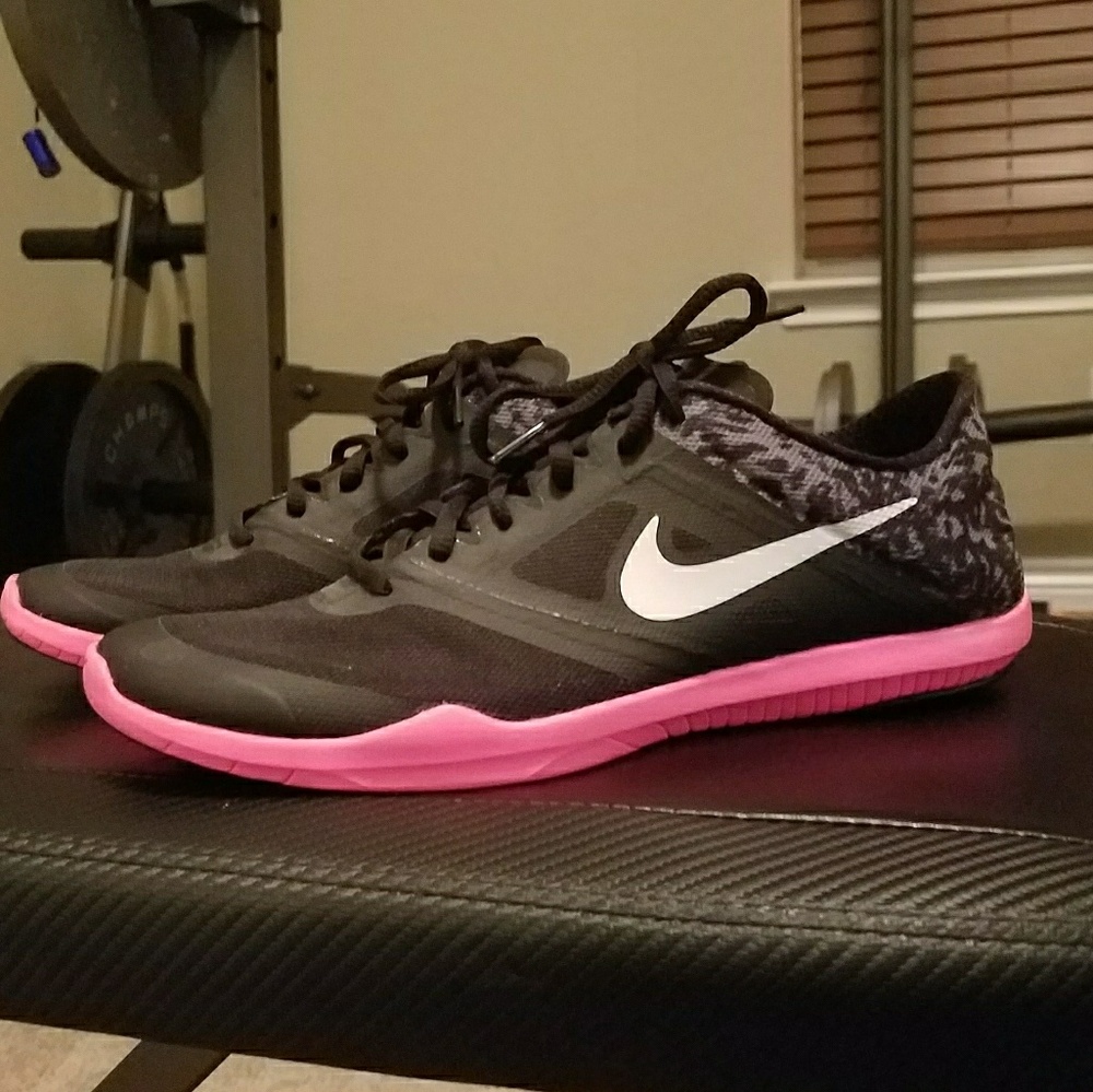 Nike shoes Sz 9.5